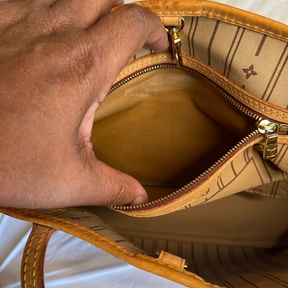 Authentic Louis Vuitton Monogram Never PM Full Tote - Picture 7 of 16